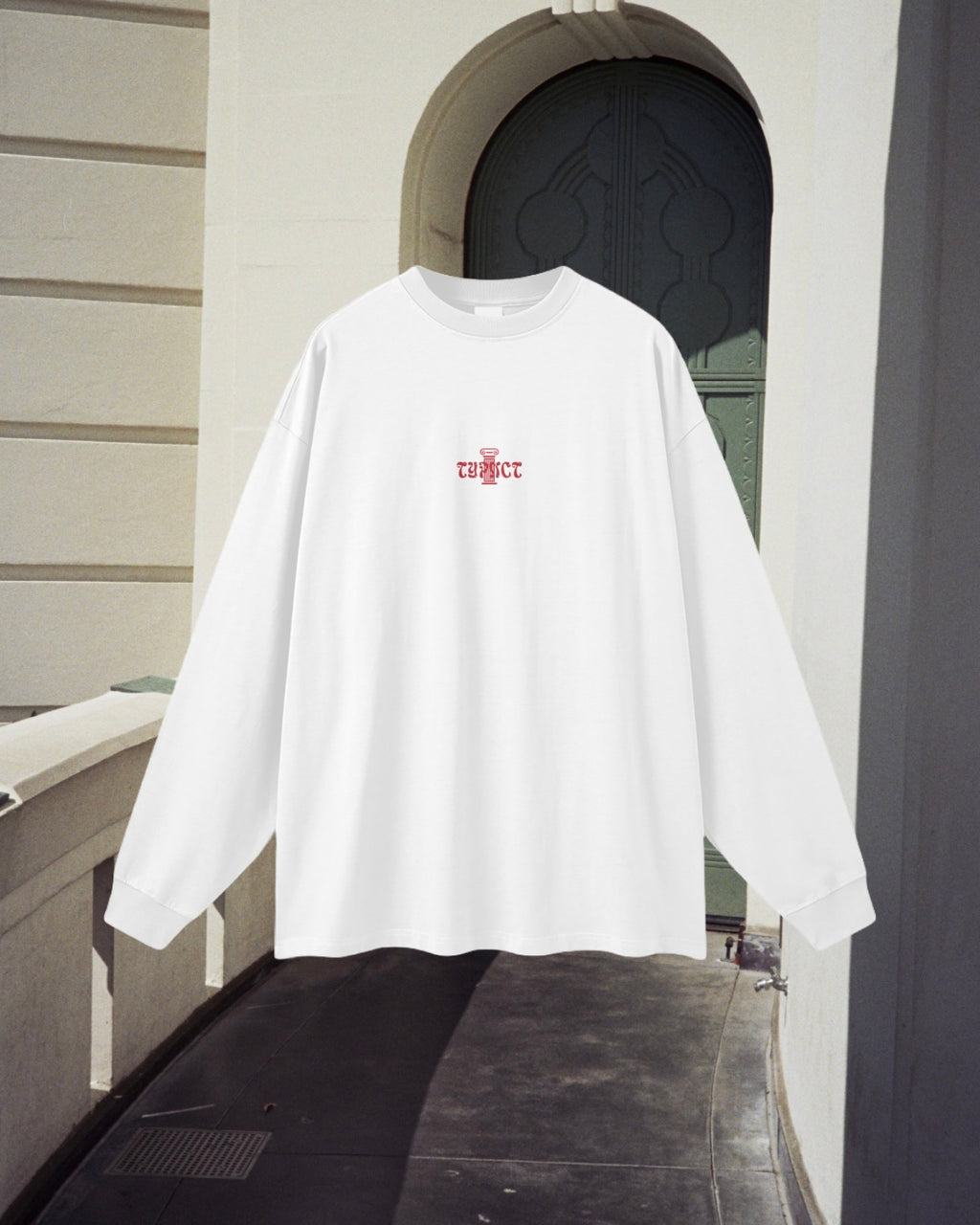 BALKAN WAREHOUSE TOURIST Long Sleeve Tee